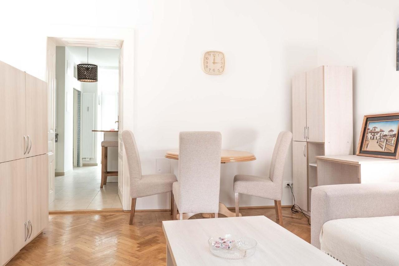 2 Rooms & Balcony - Top Location! Viena Exterior foto